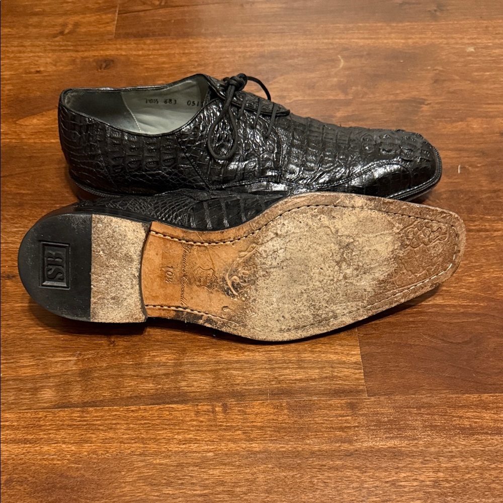 Classic Black Crocodile Men's Oxfords - Picture 6 of 7